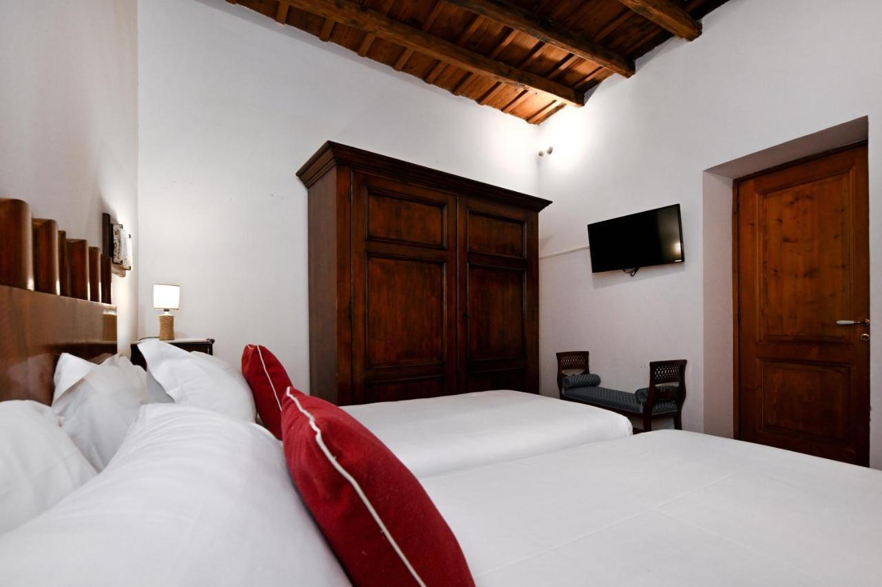 Double or Twin Room Private External Bathroom