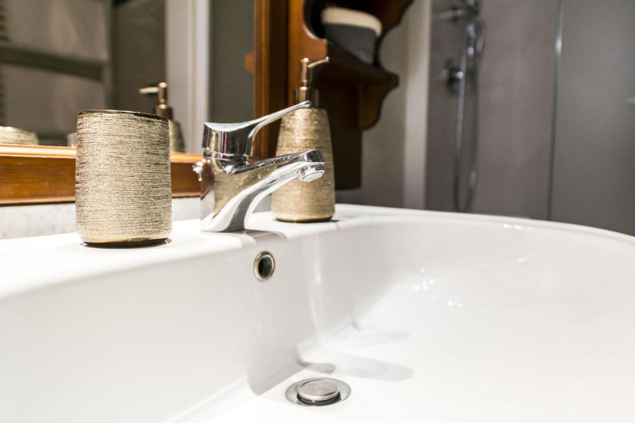 Double or Twin Room Private External Bathroom