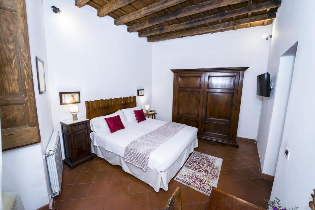 Double or Twin Room Private External Bathroom